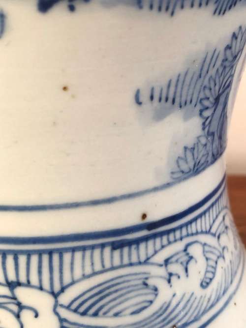 A LARGE 19TH CENTURY CHINESE PORCELAIN VASE WITH STAND (PLS READ CONDITION )