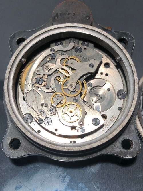 A GERMAN WW2 JUNGHANS J30BZ AIRCRAFT CLOCK ( NON WORKING)