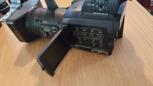 Panasonic AG-HVX200 3-CCD P2/DVC with NO P2 cards, NO chargers, and NO  battery sold as is NOT TESTE
