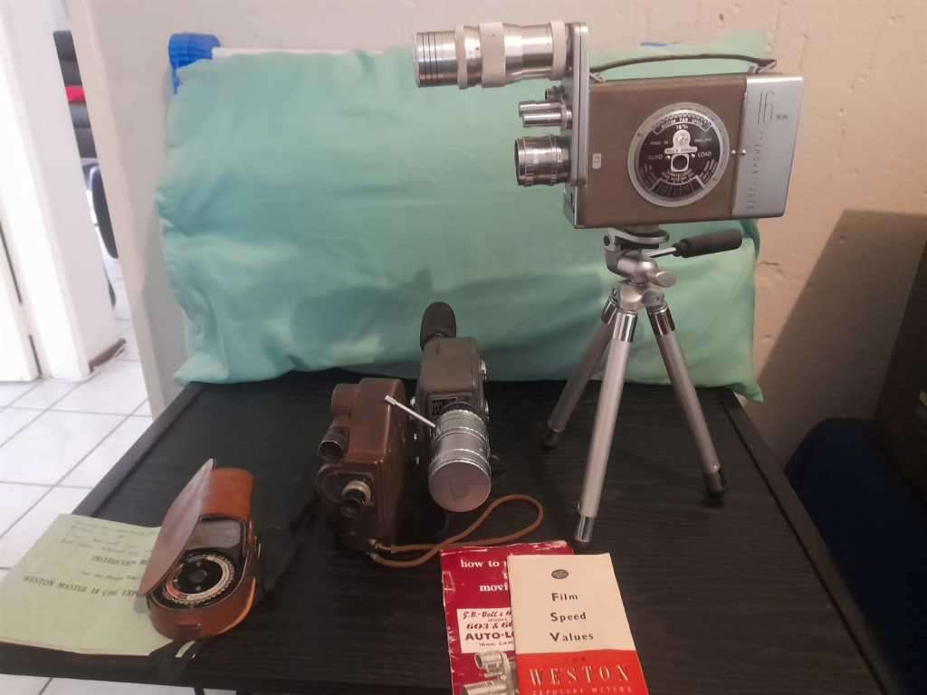 Vintage film camera  as is bargain box