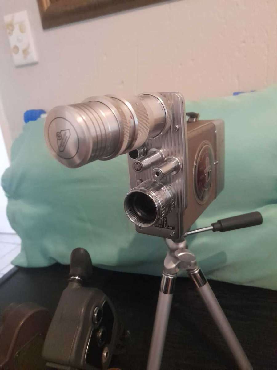 Vintage film camera  as is bargain box