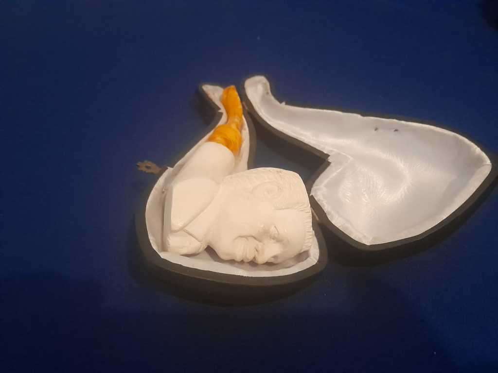 Hand Carved Wood Pipe Old Man Face Unused Original Case small chip at the back