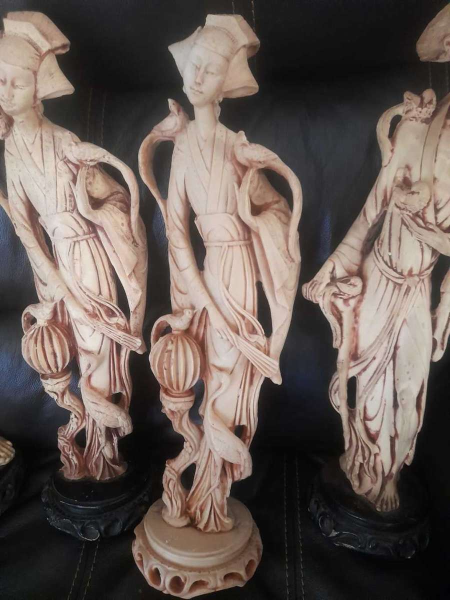 4 Large Figurine - Chinese  - Lots of detail - Height - 48cm and one 40cm sell as a lot