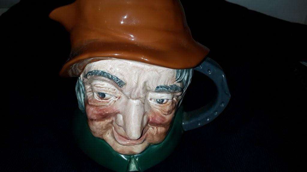 A large Royal Doulton CHARACTER Uncle Tom Cobbleigh  D6337, 17.8cm