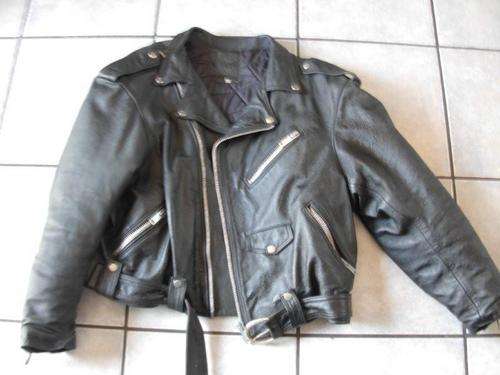 Genuine Harley Davidson L  Women's Leather Jacket! or i think it is a Women's shipping will be R30
