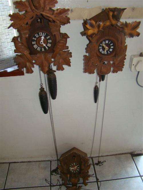ALL THIS  FOR ONE BID 3 CUCKOO CLOCKS AS IS SHIPPING WILL BE R40