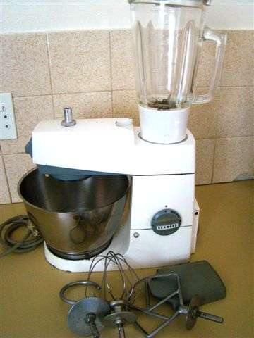 LATE ENTRY Kenwood  Mixer WORKING SHIPPING WILL BE R65