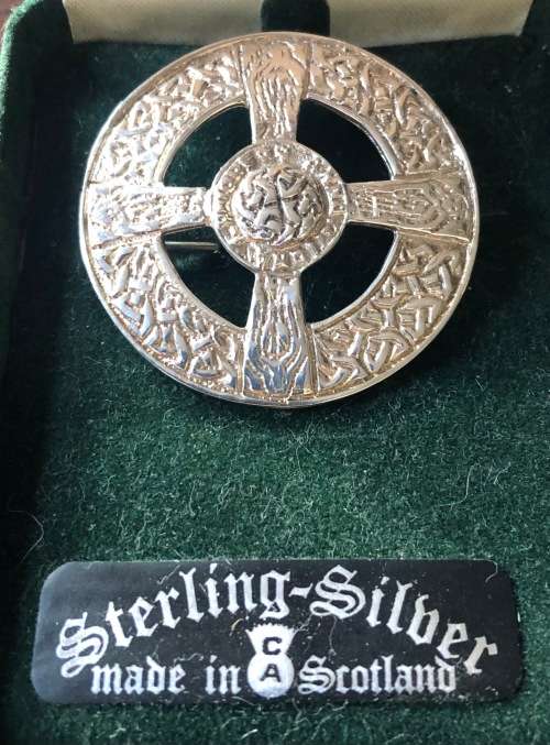 Vintage CELTIC KNOT Brooch (Silver)