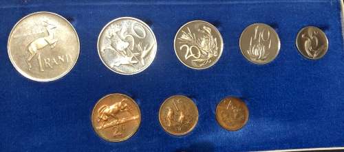 1975 Short Proof Set With silver R1 .
