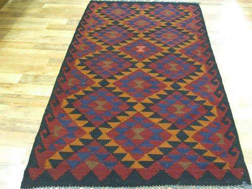 PERSIAN & ORIENTAL RUGS & CARPETS