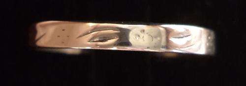 9ct GOLD DESIGN PATTERN BAND !! GOOD CONDITION