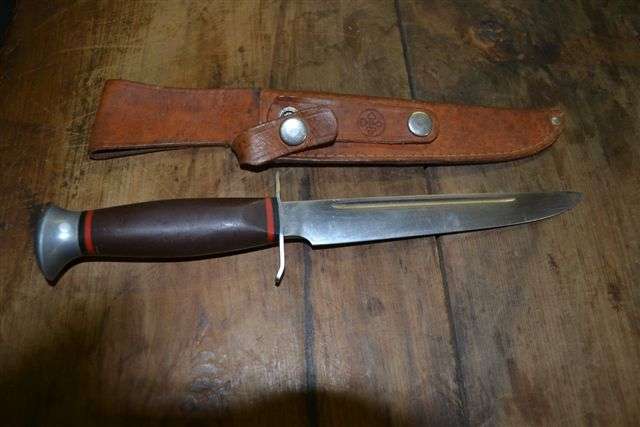 Mundial knife with its original sheath