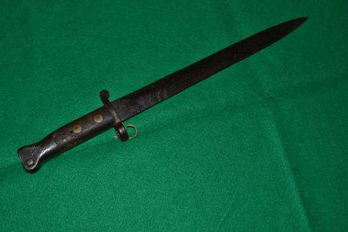 British Patern 1888 Bayonet. No Scabbard as per picture.