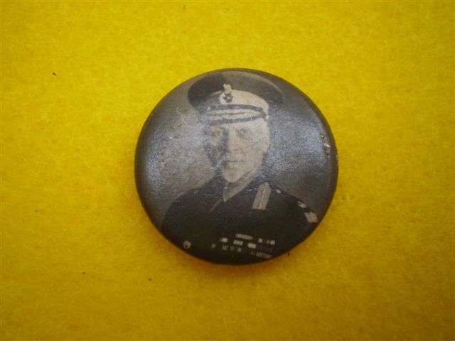 Jan Smuts pin badge.