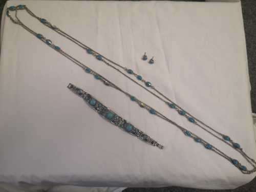 Vintage jewellery set