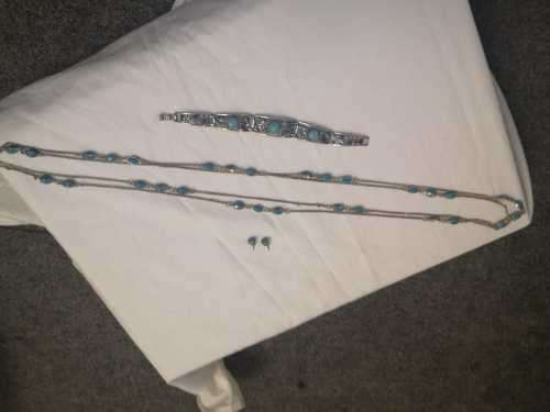 Vintage jewellery set