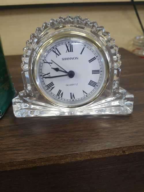 Small mantle clock