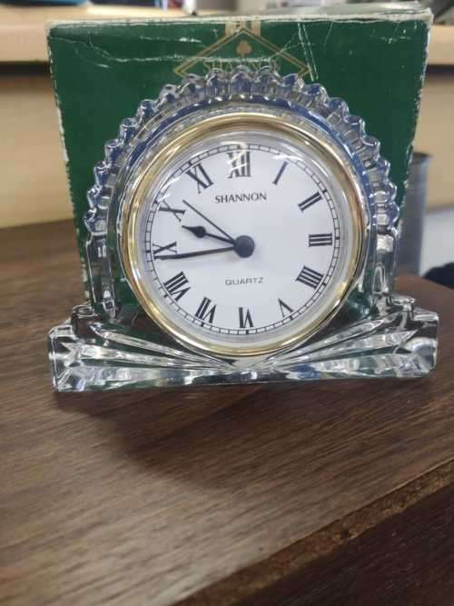Small mantle clock