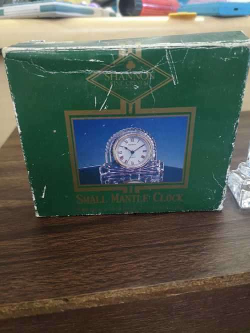 Small mantle clock