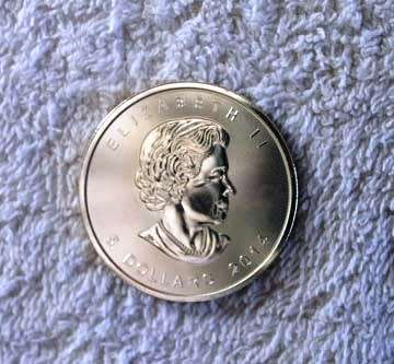 1 OZ 9999 SILVER CANADIAN MAPLE LEAF 5 DOLLAR COIN - 2014