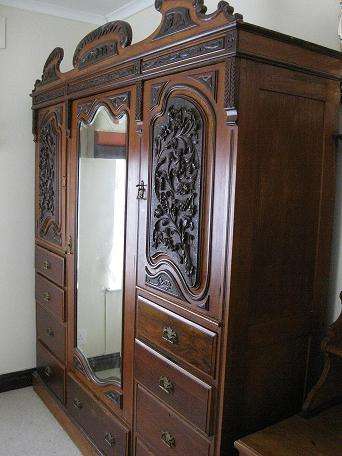 EDWARDIAN c1903 OAK AND MAHOGANY WARDROBE - 3 DOOR, ROCOCO STYLE PEDIMENTS - LOOK LOOK LOOK!!!