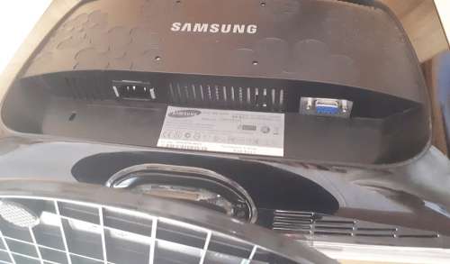 Samsung 16.0" Wide Screen LCD Monitor 633NW