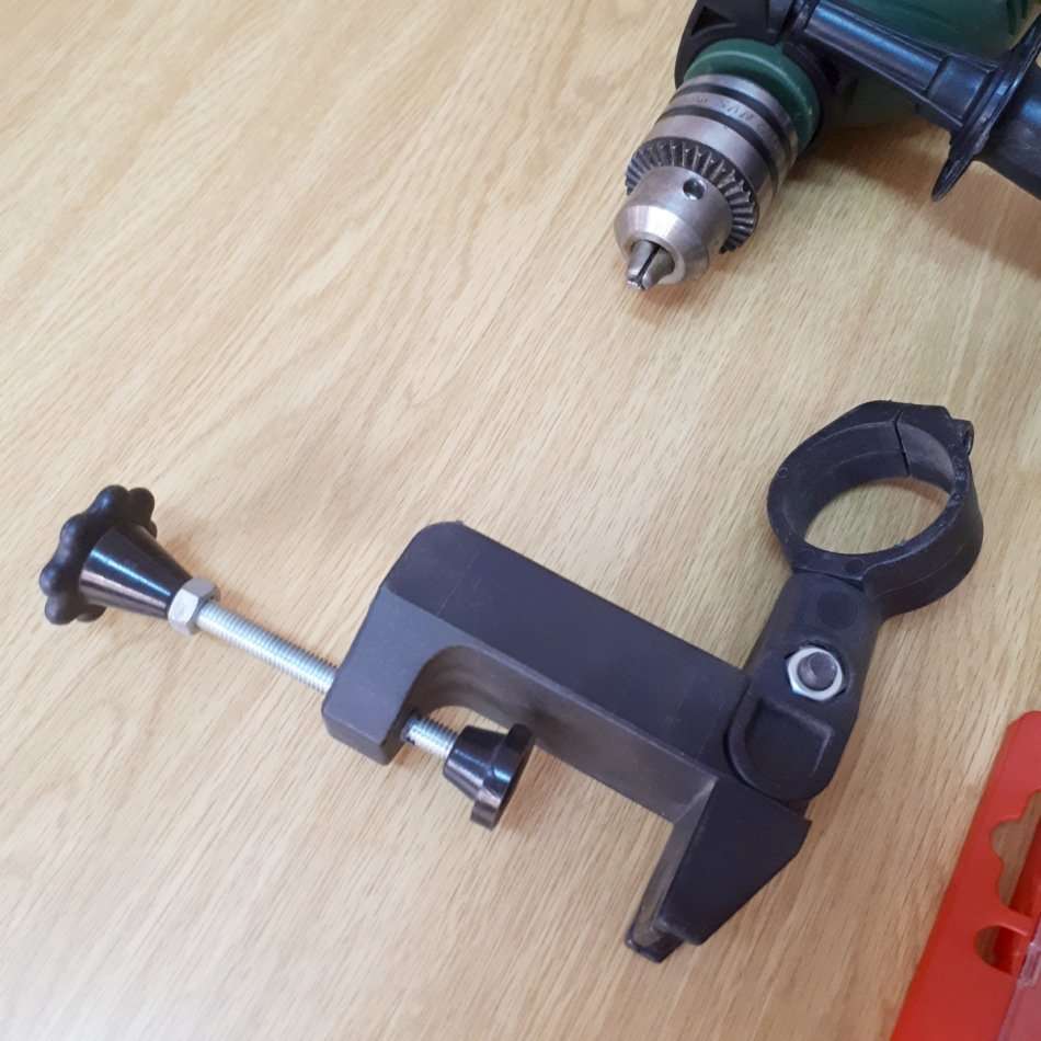 RYOBI 710 W Impact Drill (boxed) + Extras