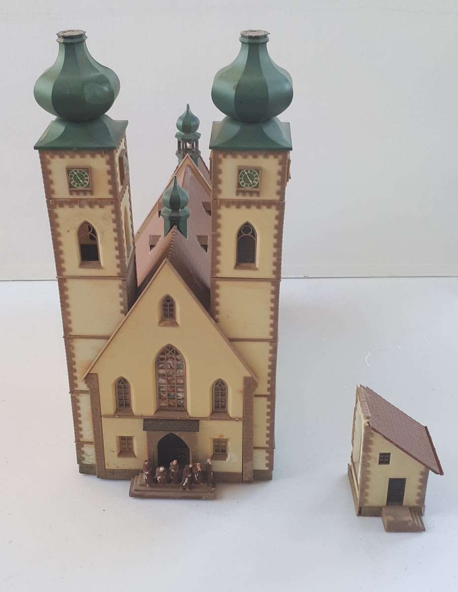 FALLER European cathedral HO Scale - Vintage