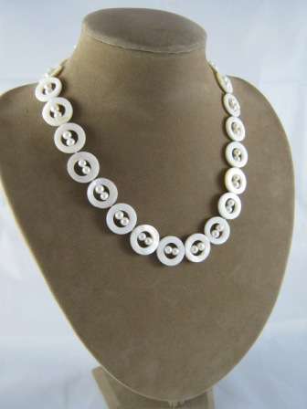 49 cm WHITE freshwater pearl and WHITE mother of pearl Necklace