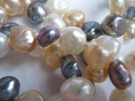 94 cm White, Pink and Black baroque freswater pearl necklace