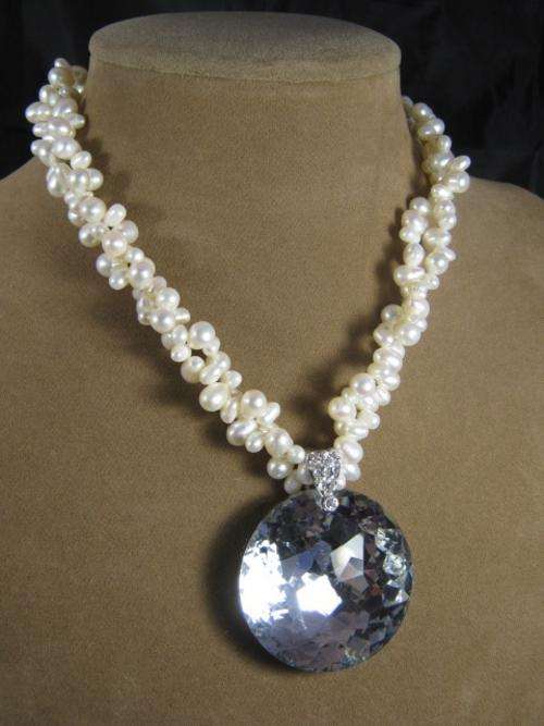 Genuine white freshwater pearl necklace with Crystal pendant