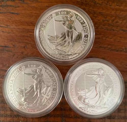 3 x Britannia 1oz Pure Fine Silver Bullion Coins in Capsule