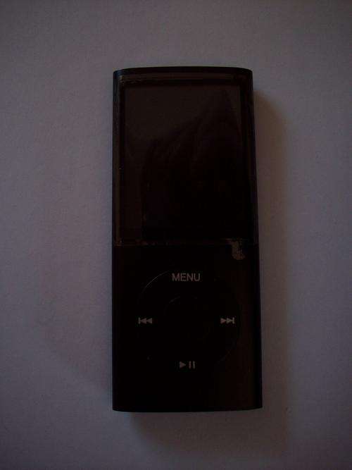 8GB, 5th Generation Mp3/Mp4*** With Camera!