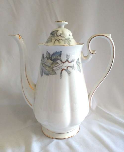 Royal Albert Coffee set complete " Silver Maple" As new!