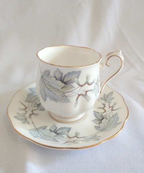 Royal Albert Coffee set complete " Silver Maple" As new!