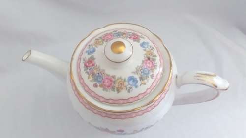 Delicate Shelley Pompadour design Coffee pot