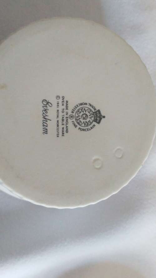 6 piece Royal Worcester Evesham pattern Souffle ramekins c. 1959