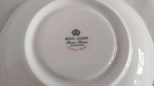 Beautiful and classic Tea set Royal Albert Trent Rose design