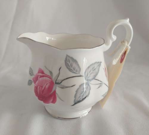 Beautiful and classic Tea set Royal Albert Trent Rose design