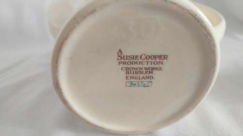 Suzie Cooper Coffee pot Dresden spray pattern issued 1935