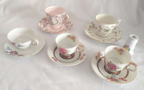 Classic Collection 5 small beautiful cups and saucers