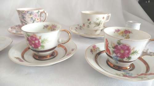 Classic Collection 5 small beautiful cups and saucers