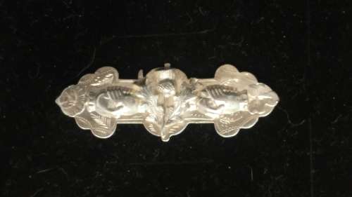 Victorian solid silver sweetheart brooch Thistle and holding hands rare circa 1893