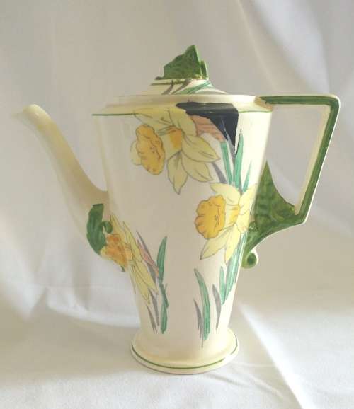 A Burleighware Art Deco-style Zenith-shape Daffodil Pattern Mocha Pot & finialled Cover circa 1930s