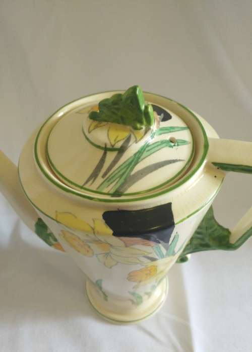 A Burleighware Art Deco-style Zenith-shape Daffodil Pattern Mocha Pot & finialled Cover circa 1930s
