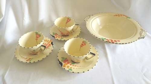 Handpainted Burleighware Art Deco Lupin pattern serving dish and 3 tea cups