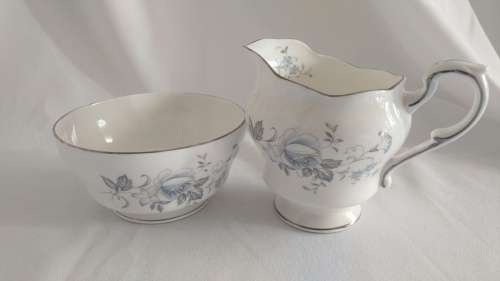 Lovely Royal Standard silver/blue Melody Sugar basin and milk jug