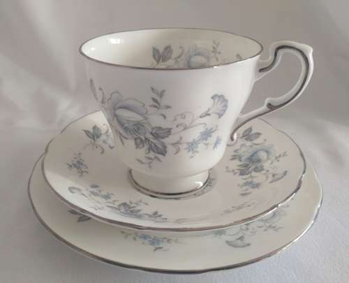 Lovely Royal Standard silver/blue Melody tea Trio