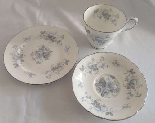 Lovely Royal Standard silver/blue Melody tea Trio