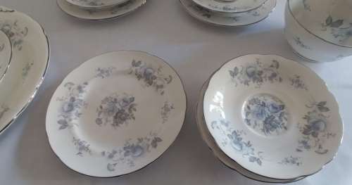 Lovely Royal Standard silver/blue Melody  cake plate / saucers odds